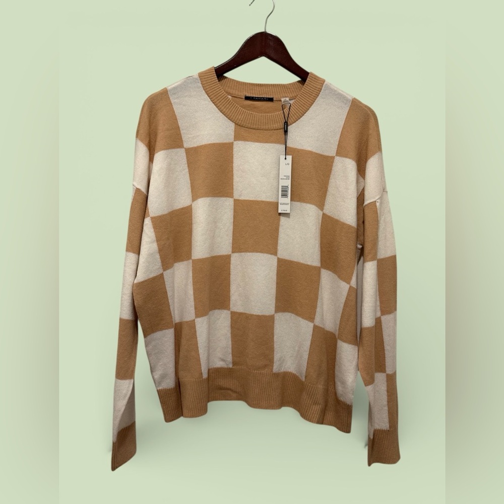T Tahari Size XS Turtleneck Sweater is NEW. Beige and Khaki Color.